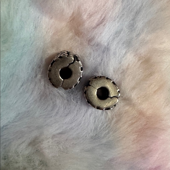 Pandora sterling silver swirl clip set - Picture 6 of 8